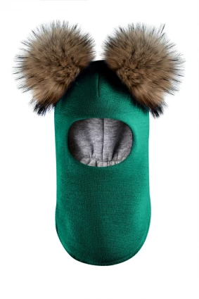 Зимняя шапочка-шлем Corona.hm "Карамелька" изумруд с 2 натуральными помпонами енот