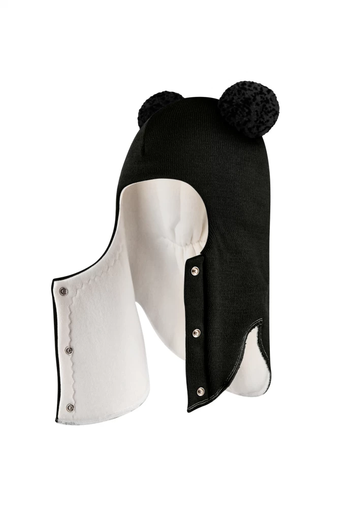 Зимняя шапочка шлем Corona.hm "Пандочка с черными помпонами" на кнопочках черный